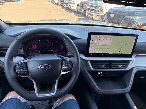 Used 2026 Ford Explorer ST-Line w/ ST-Line Street Pack AWD/4WD image 10