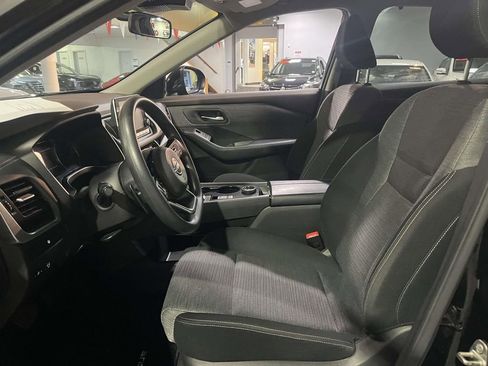 Used 2023 Nissan Rogue SV image 16