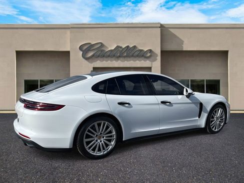 Used 2018 Porsche Panamera 4 image 3