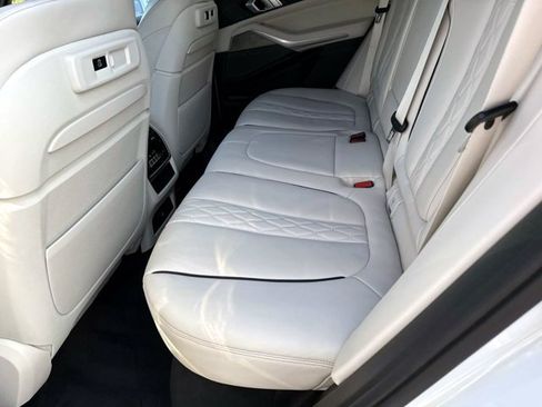 Used 2019 BMW X5 xDrive50i w/ M Sport Package AWD/4WD image 14