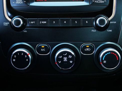 Used 2017 Kia Forte LX image 13