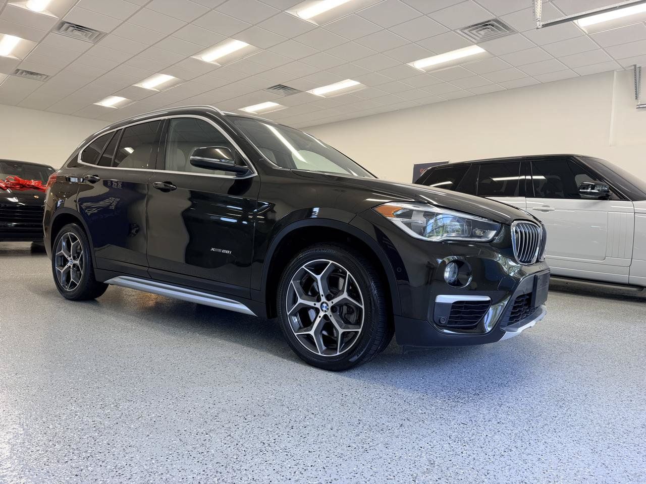 Used 2017 BMW X1 xDrive28i AWD/4WD image 9