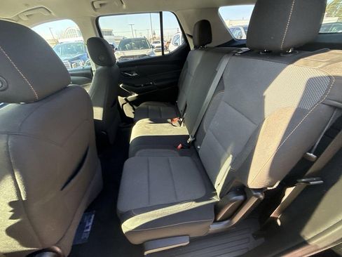 Used 2021 Chevrolet Traverse LS image 29