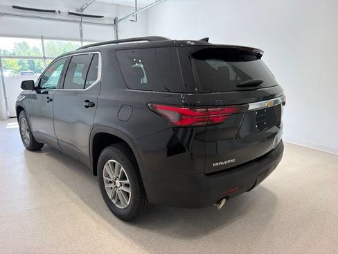 Used 2023 Chevrolet Traverse LT FWD image 4