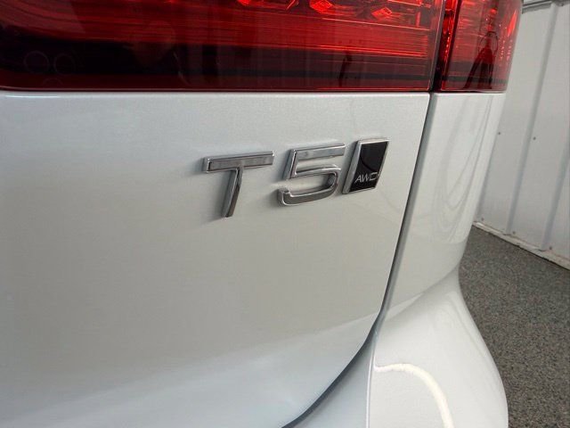 Used 2022 Volvo V60 T5 Cross Country w/ Advanced Package AWD/4WD image 30