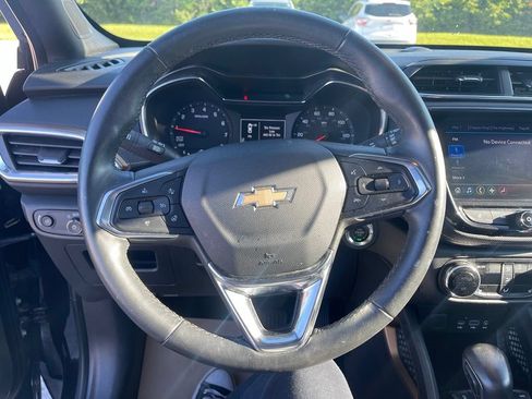 Used 2023 Chevrolet TrailBlazer ACTIV w/ Sun and Liftgate Package AWD/4WD image 10
