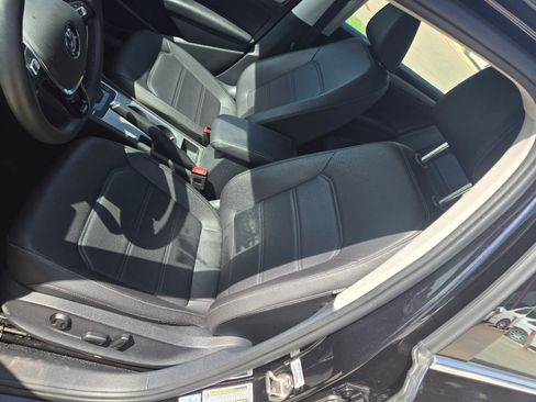 Used 2022 Volkswagen Passat 2.0T SE image 7