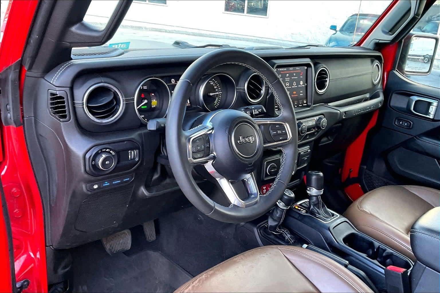 Used 2023 Jeep Wrangler Unlimited Rubicon 4xe AWD/4WD image 2