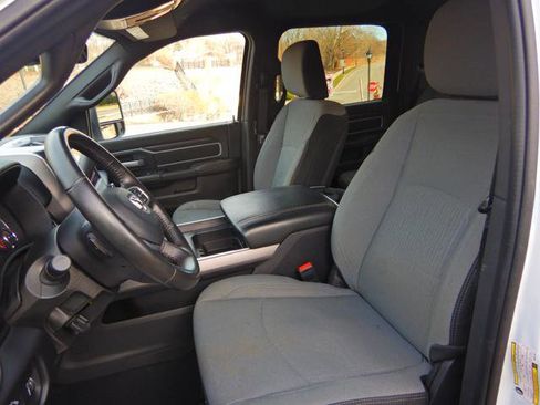 Used 2024 RAM 2500 Big Horn w/ Off Road Package image 12