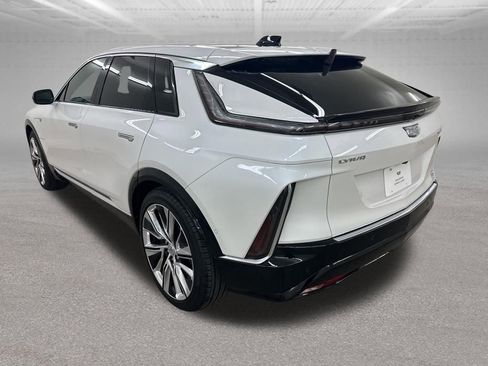 Certified 2025 Cadillac Lyriq Luxury w/ LPO, Floor Liner Package AWD/4WD image 7