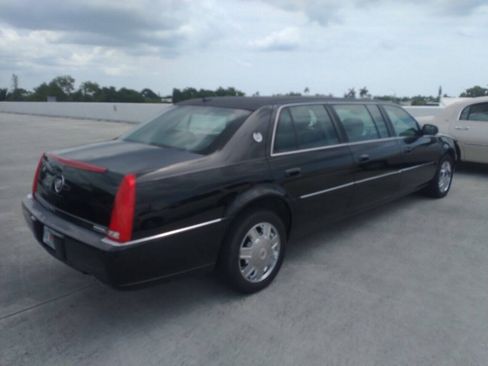 Used 2008 Cadillac DTS Limousine FWD image 3
