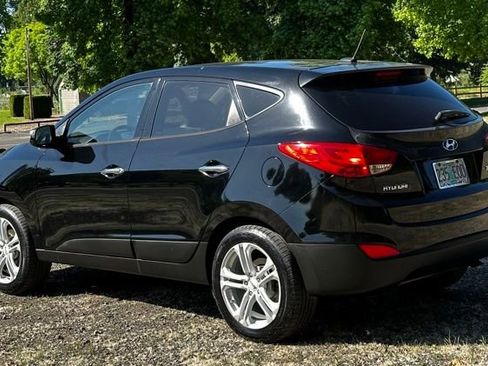Used 2010 Hyundai Tucson Limited w/ Premium Pkg 4 AWD/4WD image 7