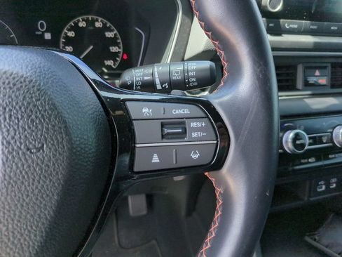 Used 2025 Honda Pilot Sport image 35