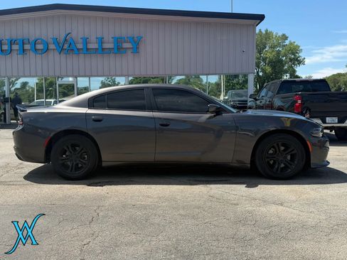 Used 2022 Dodge Charger SXT RWD image 8