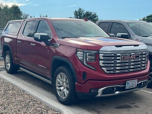 Used 2024 GMC Sierra 1500 Denali w/ Technology Package AWD/4WD image 2