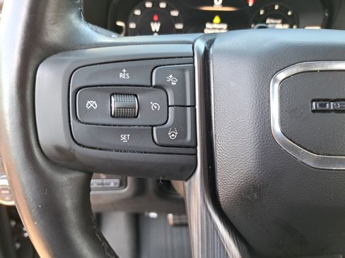 Used 2023 GMC Yukon Denali Ultimate AWD/4WD image 19