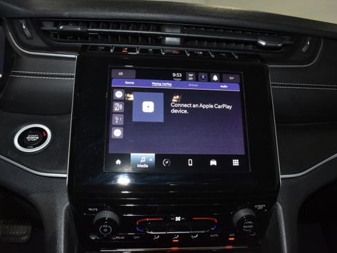 Used 2023 Jeep Grand Cherokee Laredo X image 17