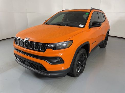 New 2026 Jeep Compass Latitude w/ Sun and Sound Group AWD/4WD image 4