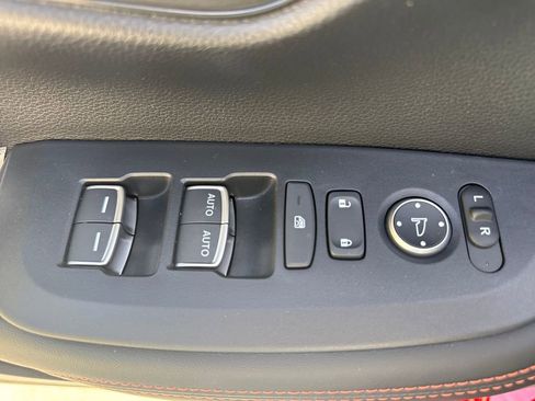 Used 2025 Honda HR-V Sport image 15