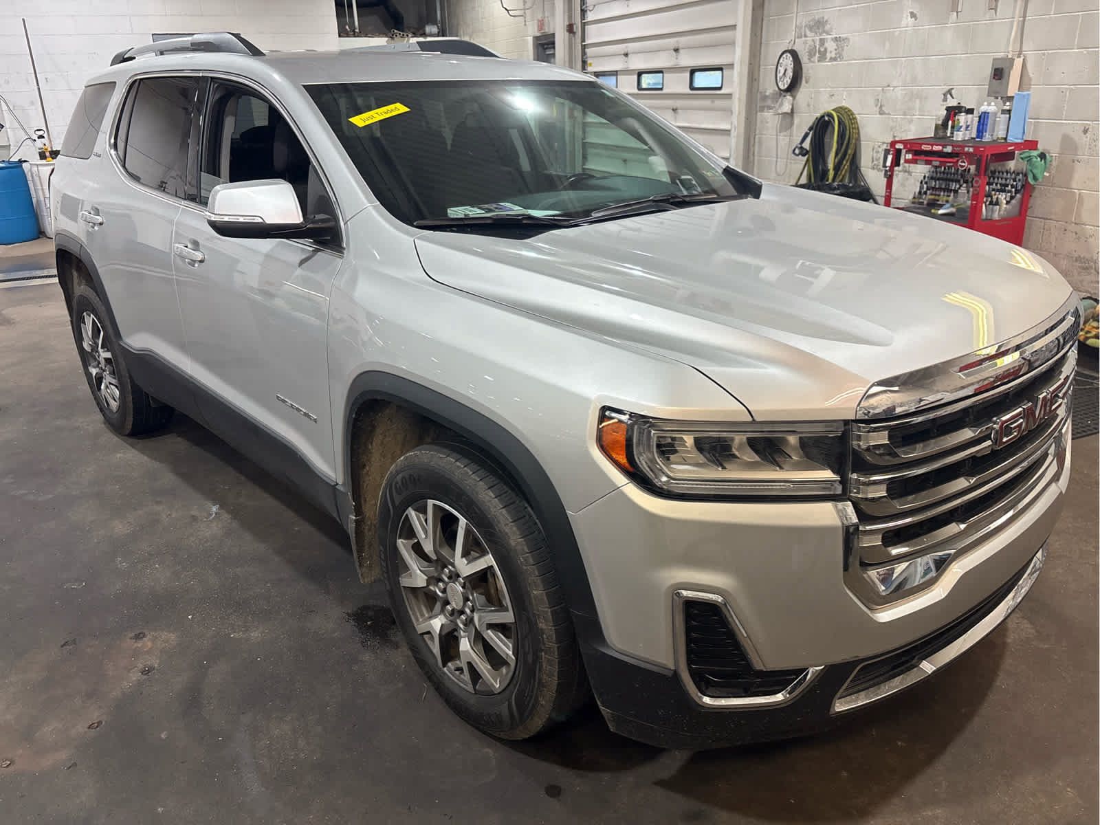 Certified 2020 GMC Acadia SLE w/ Driver Convenience Package AWD/4WD image 3