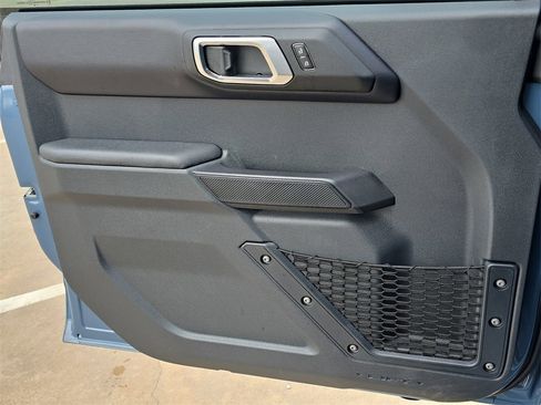 New 2025 Ford Bronco Badlands image 27