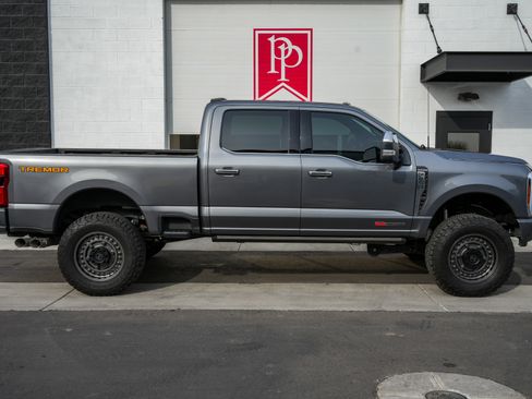 Used 2024 Ford F250 Platinum w/ Tremor Off-Road Package image 65