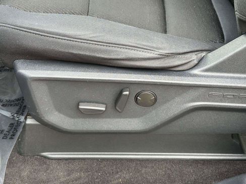 Certified 2022 Ford F150 XLT w/ Equipment Group 302A High image 18