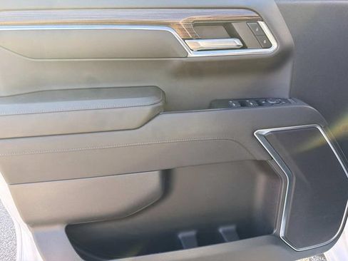 Used 2023 Chevrolet Silverado 1500 LT RWD image 13