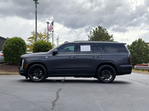 Used 2025 Cadillac Escalade Sport Platinum AWD/4WD image 13