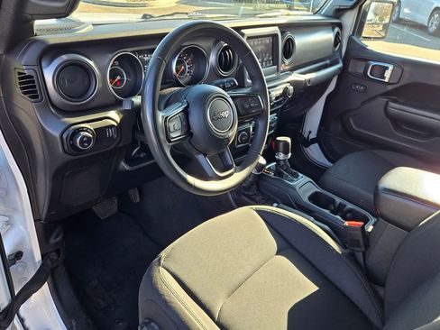 Used 2023 Jeep Gladiator Sport image 10