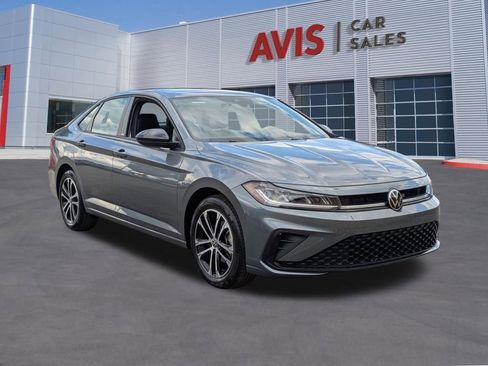 Used 2025 Volkswagen Jetta Sport FWD image 3