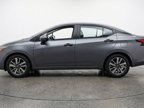 Used 2025 Nissan Versa SV FWD image 5