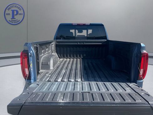 Used 2024 GMC Sierra 1500 Denali w/ Technology Package AWD/4WD image 9