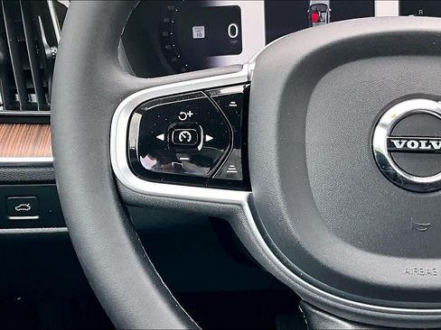 Certified 2023 Volvo XC60 B5 Plus w/ Climate Package AWD/4WD image 23