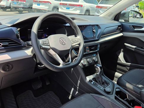 Certified 2022 Volkswagen Taos SE AWD/4WD image 20