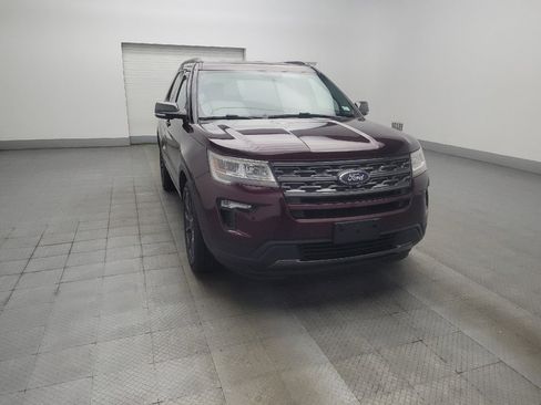 Used 2018 Ford Explorer XLT w/ Equipment Group 202A AWD/4WD image 13