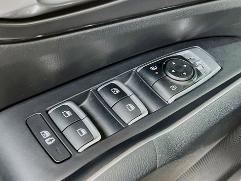 Used 2024 Kia Sorento S image 18