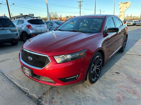 Used 2013 Ford Taurus SHO image 3
