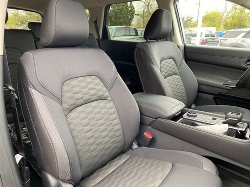 New 2026 Nissan Pathfinder SV image 9