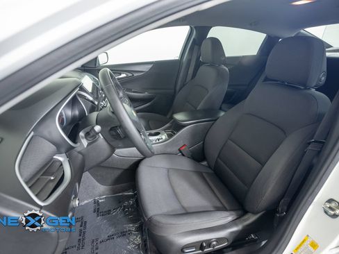 Used 2023 Chevrolet Malibu RS FWD image 22
