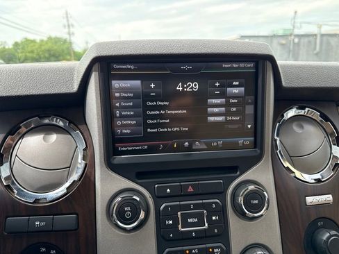 Used 2016 Ford F250 Lariat w/ Lariat Ultimate Package AWD/4WD image 34