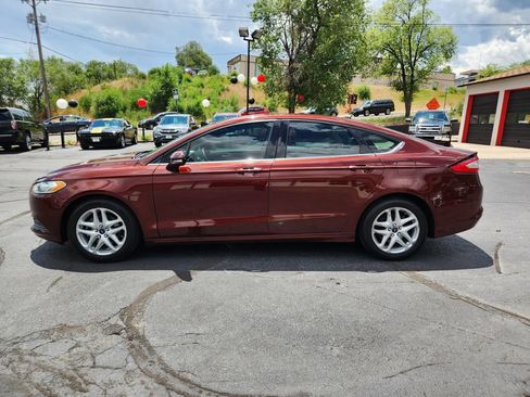 Used 2016 Ford Fusion SE FWD image 6