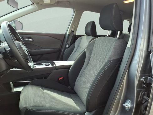 Used 2023 Nissan Rogue SV image 12