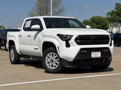 New 2026 Toyota Tacoma SR5 image 2