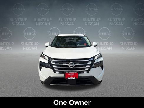 Used 2025 Nissan Rogue SV AWD/4WD image 10