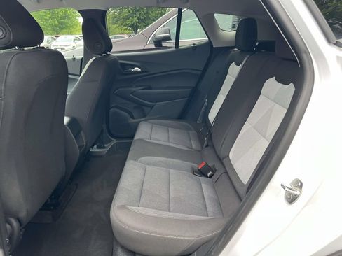 Used 2024 Chevrolet Trax LS w/ LS Convenience Package FWD image 13
