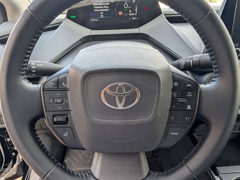 Used 2024 Toyota Prius LE image 18