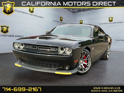 Used 2016 Dodge Challenger SRT image 1