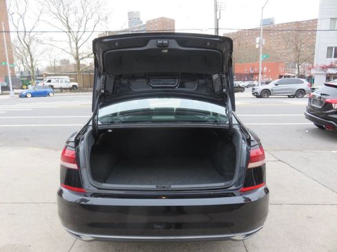 Used 2020 Volkswagen Passat 2.0T SE image 23