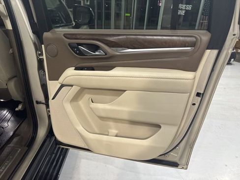 Used 2021 GMC Yukon XL Denali w/ Denali Premium Package image 34